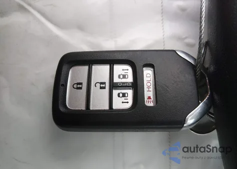 2016 Honda Odyssey Se z USA, uszkodzony, nr VIN 5FNRL5H37GB063392